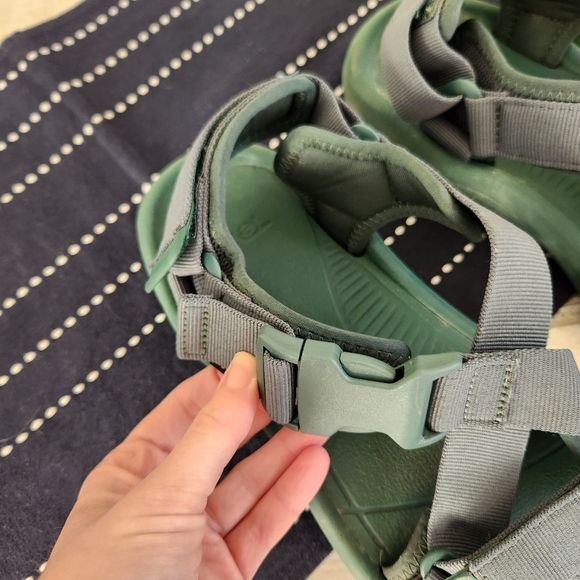 Teva Hurricane Verge Green Strappy Sandals Size 10 - Picture 2 of 9